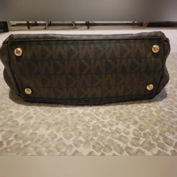 Michael Kors Monogram Satchel😍👜 - Picture 4 of 12